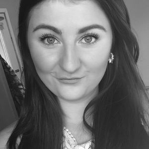 Meet your Posher, Kira